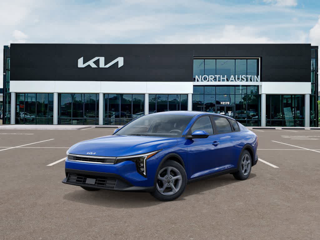 New 2025 Kia K4 LXS image 1