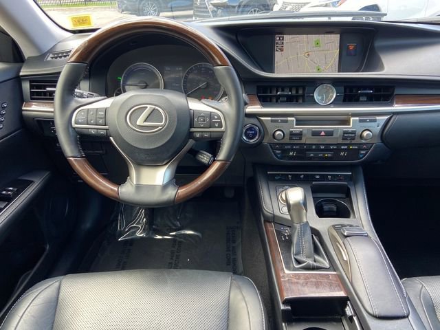 Used 2017 Lexus ES 300h image 11