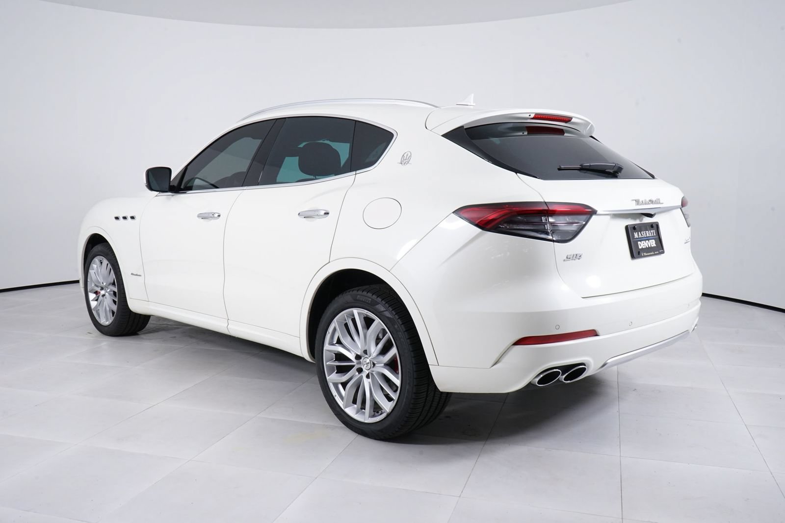 Used 2021 Maserati Levante S GranLusso AWD/4WD image 3