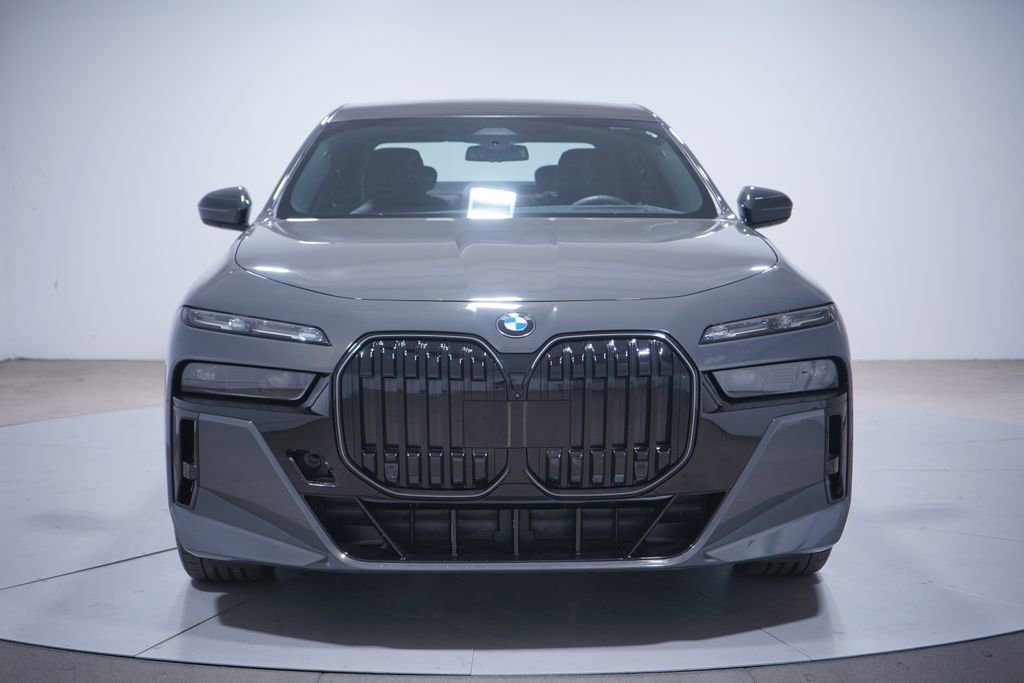 Used 2026 BMW 740i w/ Executive Package RWD image 4