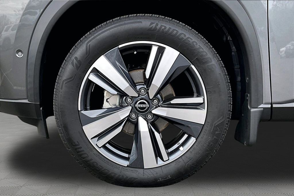 Used 2023 Nissan Rogue SL w/ SL Premium Package image 25