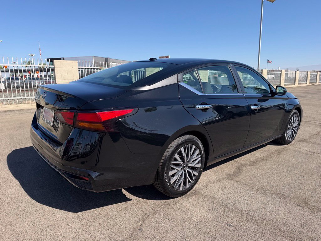 Used 2025 Nissan Altima 2.5 SV FWD image 6