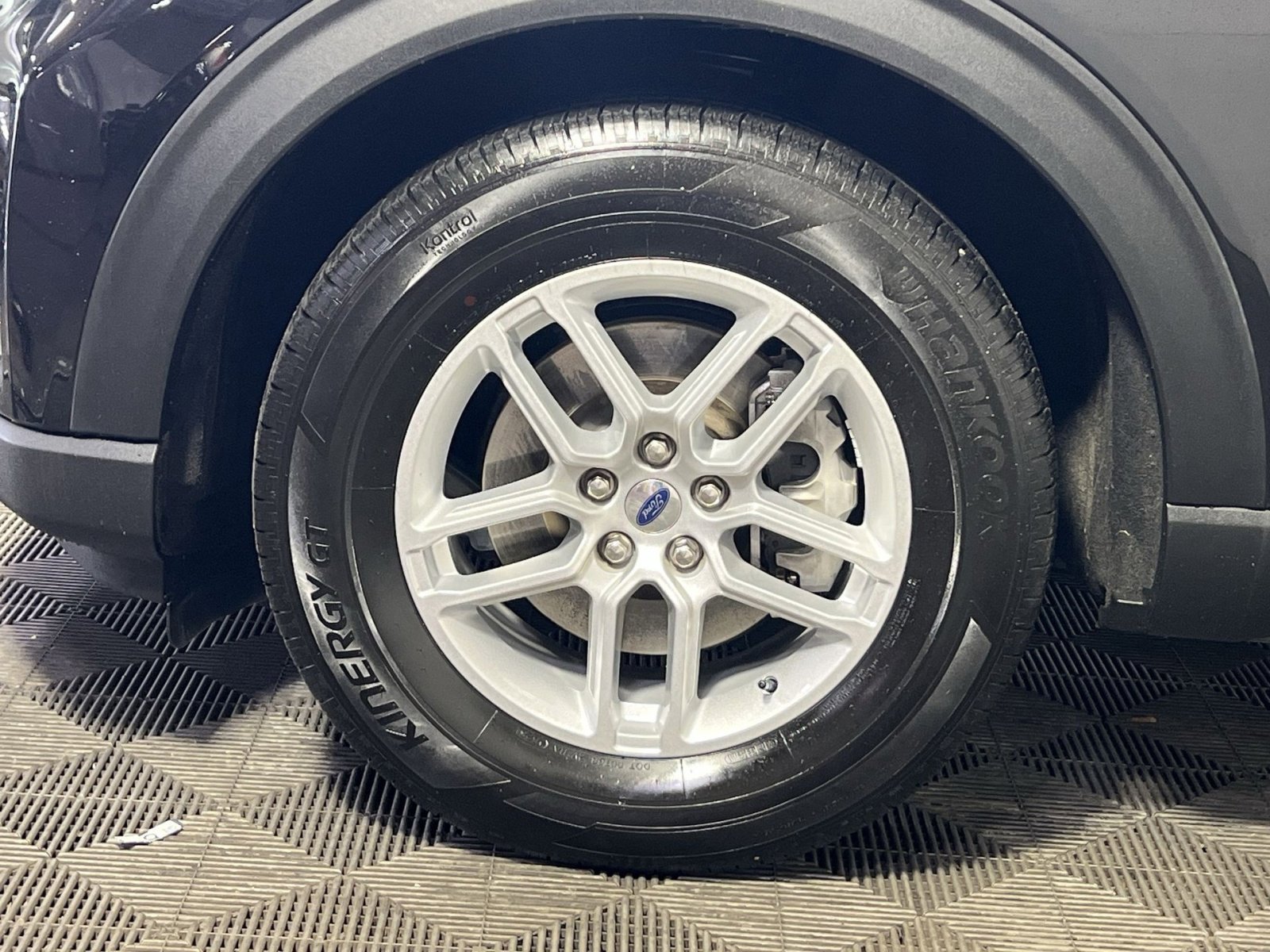 Used 2025 Ford Explorer Active RWD image 13