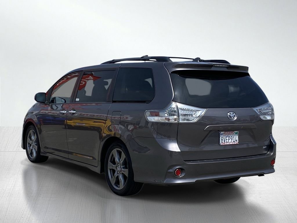 Certified 2019 Toyota Sienna SE FWD image 4