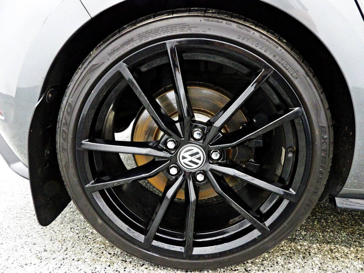 Used 2019 Volkswagen Golf R 4-Door AWD/4WD image 20