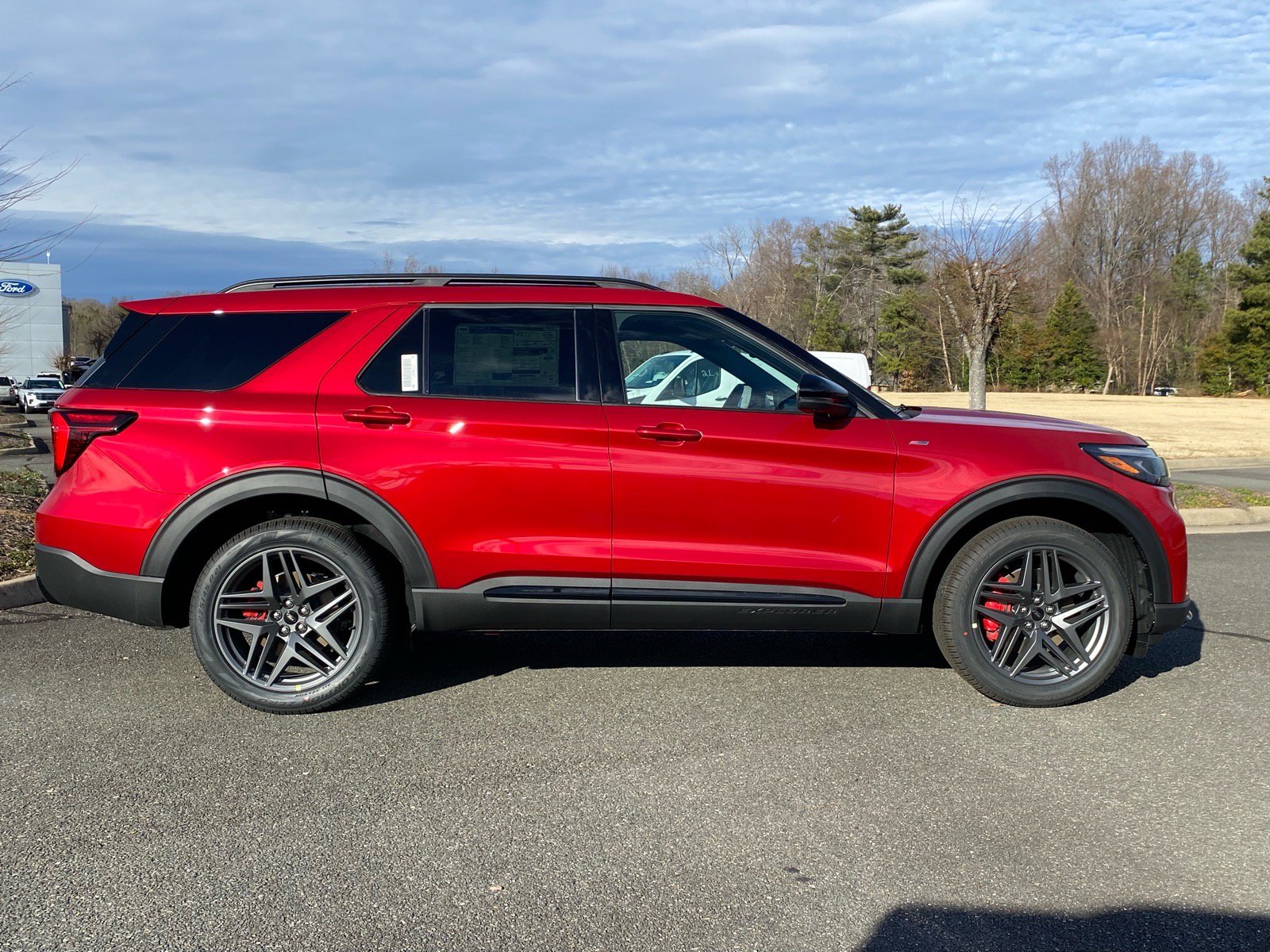New 2026 Ford Explorer ST-Line w/ ST-Line Street Pack AWD/4WD image 3