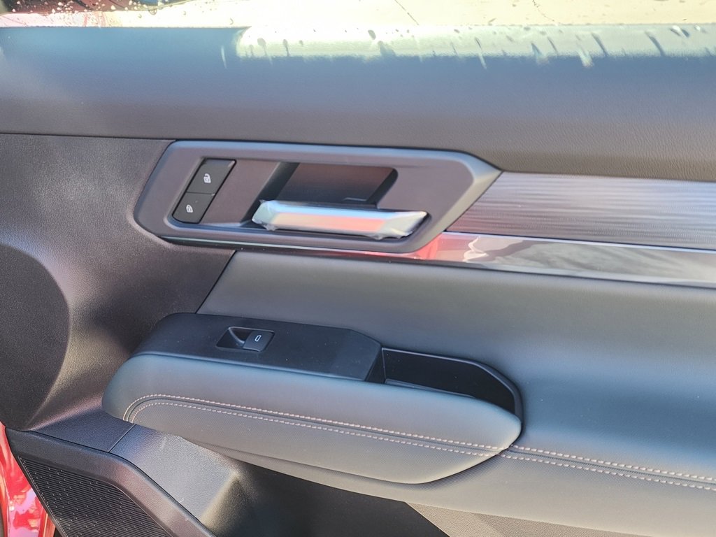 New 2026 GMC Terrain AT4 w/ Convenience Package III image 39