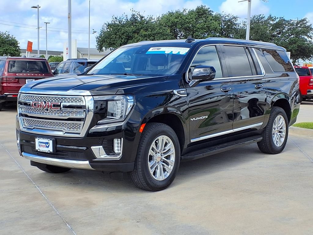 Used 2024 GMC Yukon XL SLT w/ SLT Luxury Package RWD image 3