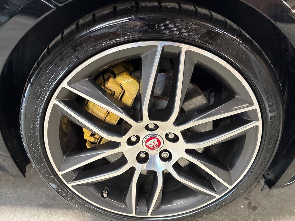 Used 2020 Jaguar F-TYPE Convertible image 3