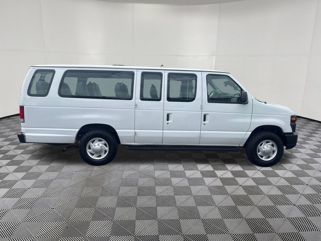 Used 2014 Ford E-250 and Econoline 250 Extended w/ Power Group RWD image 6