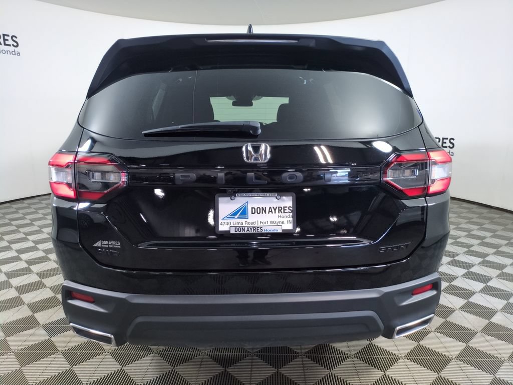 Certified 2025 Honda Pilot Sport image 5