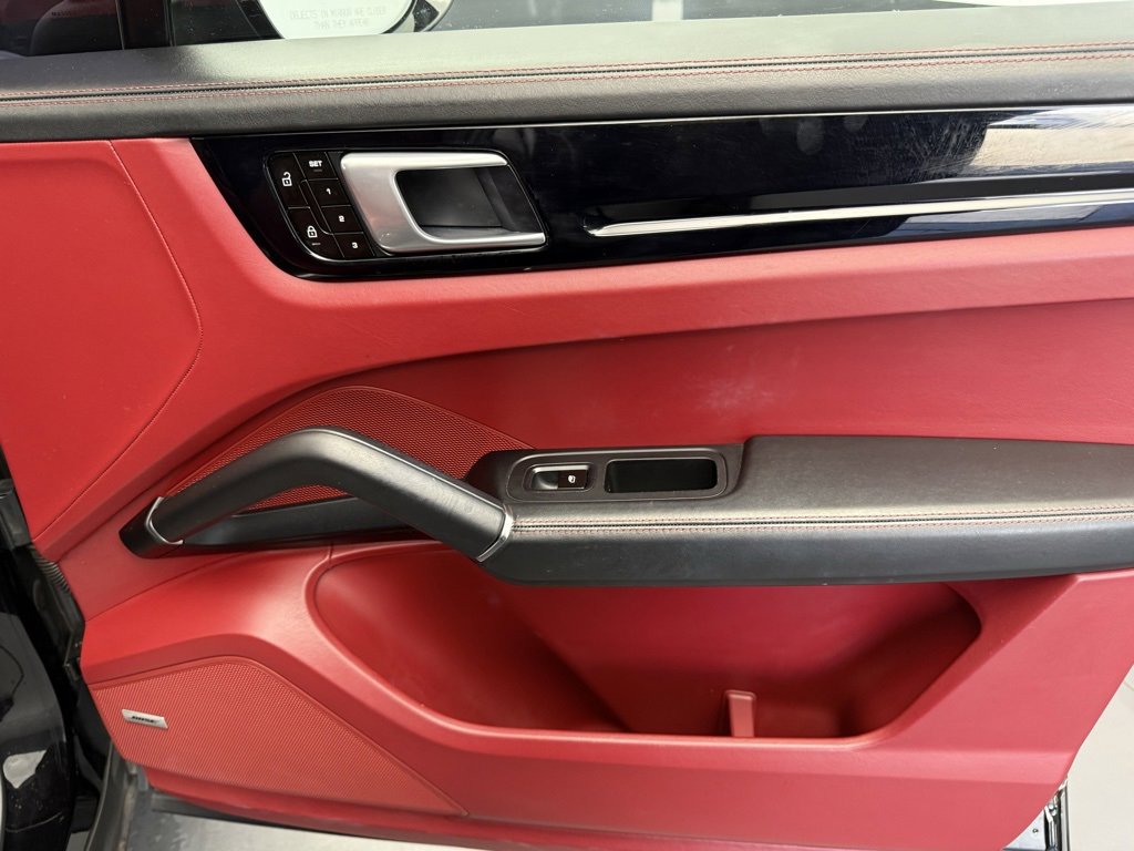 Used 2019 Porsche Cayenne S image 49