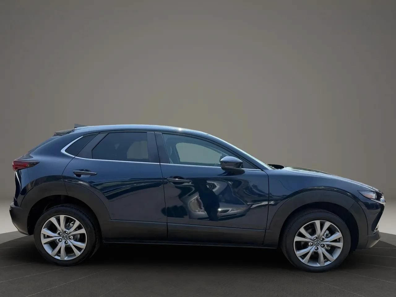 Used 2021 MAZDA CX-30 FWD 2.5 S w/ Select Package image 4