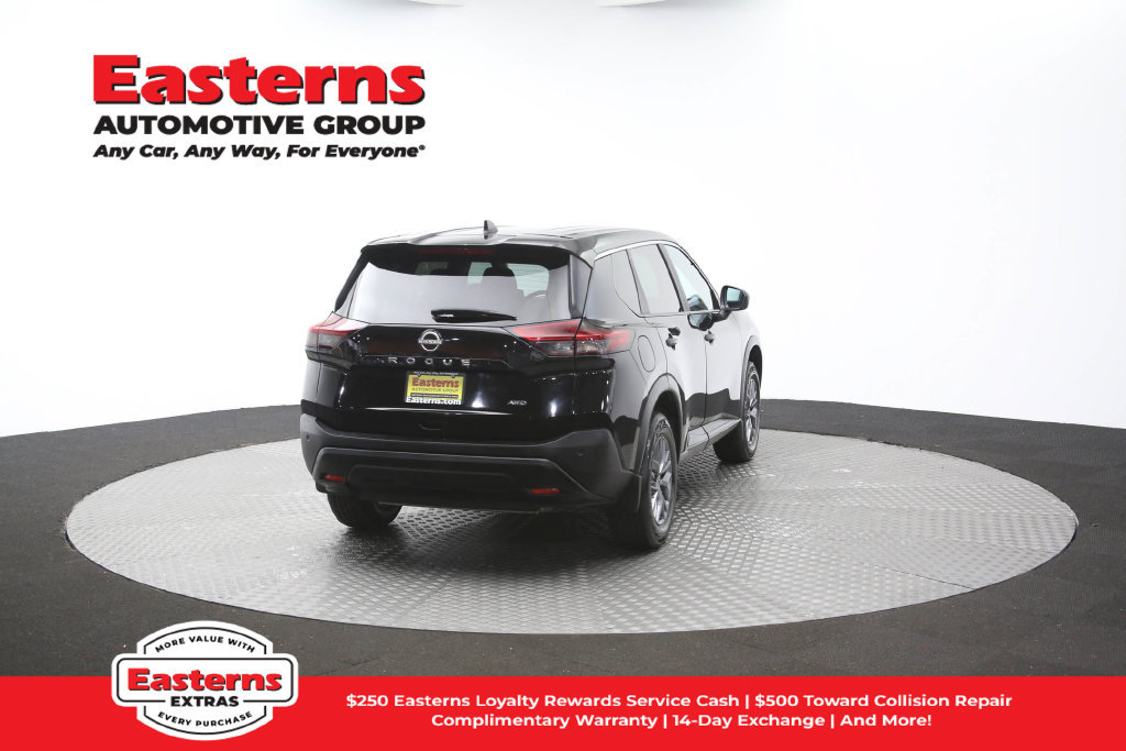 Used 2023 Nissan Rogue S AWD/4WD image 39