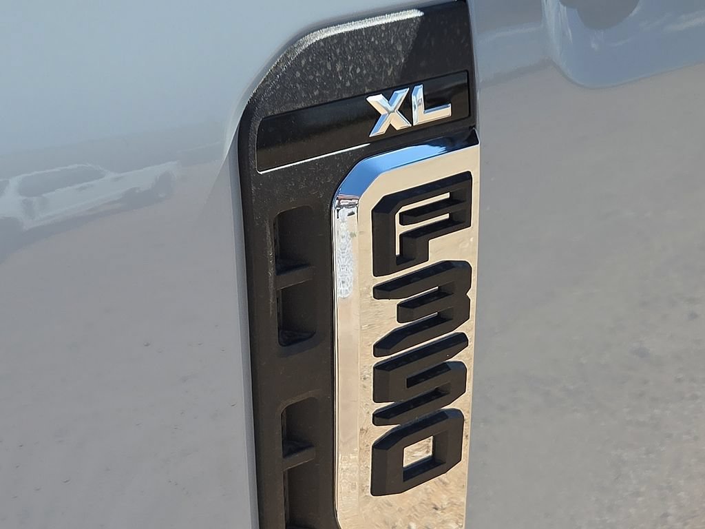 New 2026 Ford F350 XL w/ XL Chrome Package AWD/4WD image 15