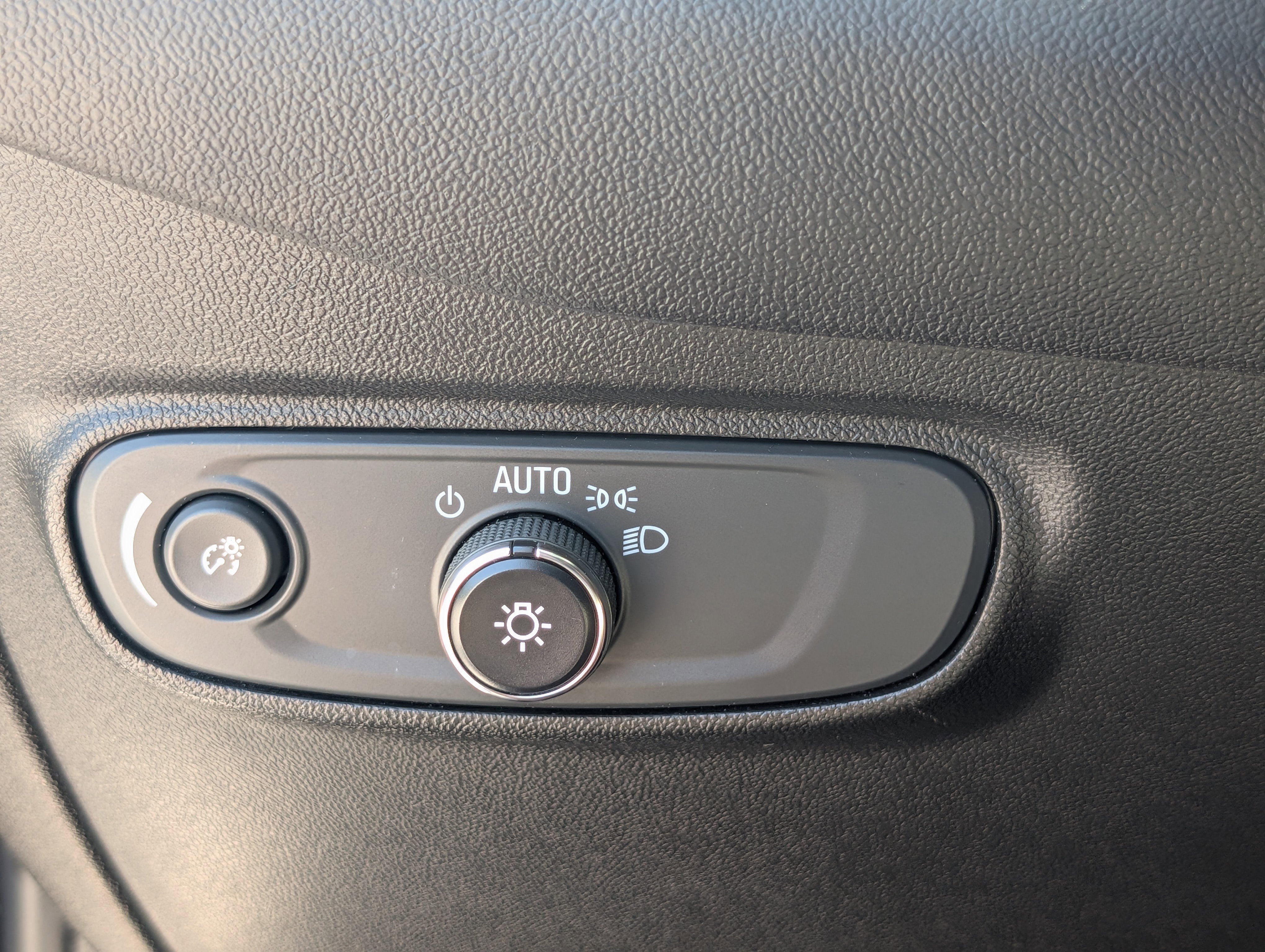 Used 2022 Chevrolet Equinox LT w/ Driver Convenience Package image 20