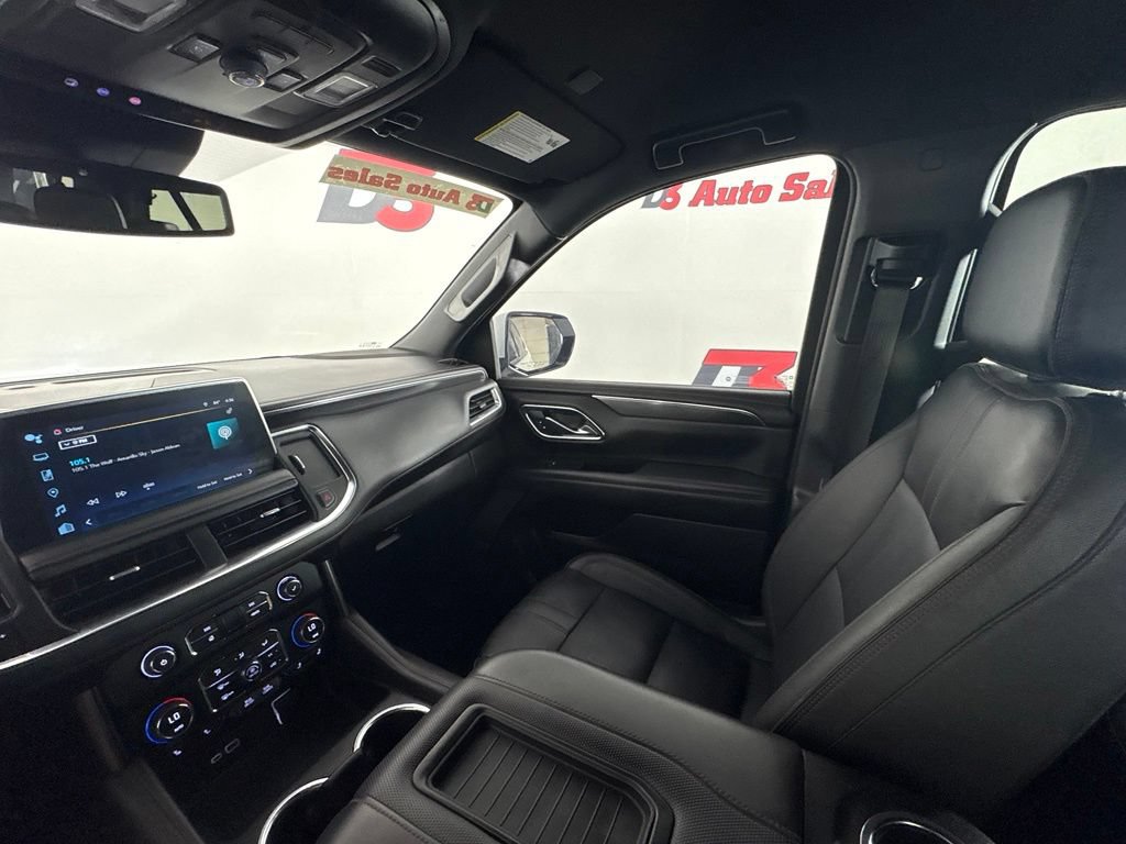 Used 2023 Chevrolet Suburban RST w/ Luxury Package RWD image 32