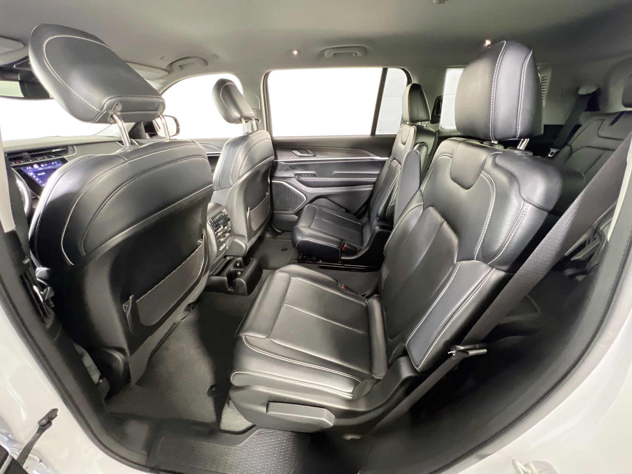 Used 2021 Jeep Grand Cherokee L Limited image 23