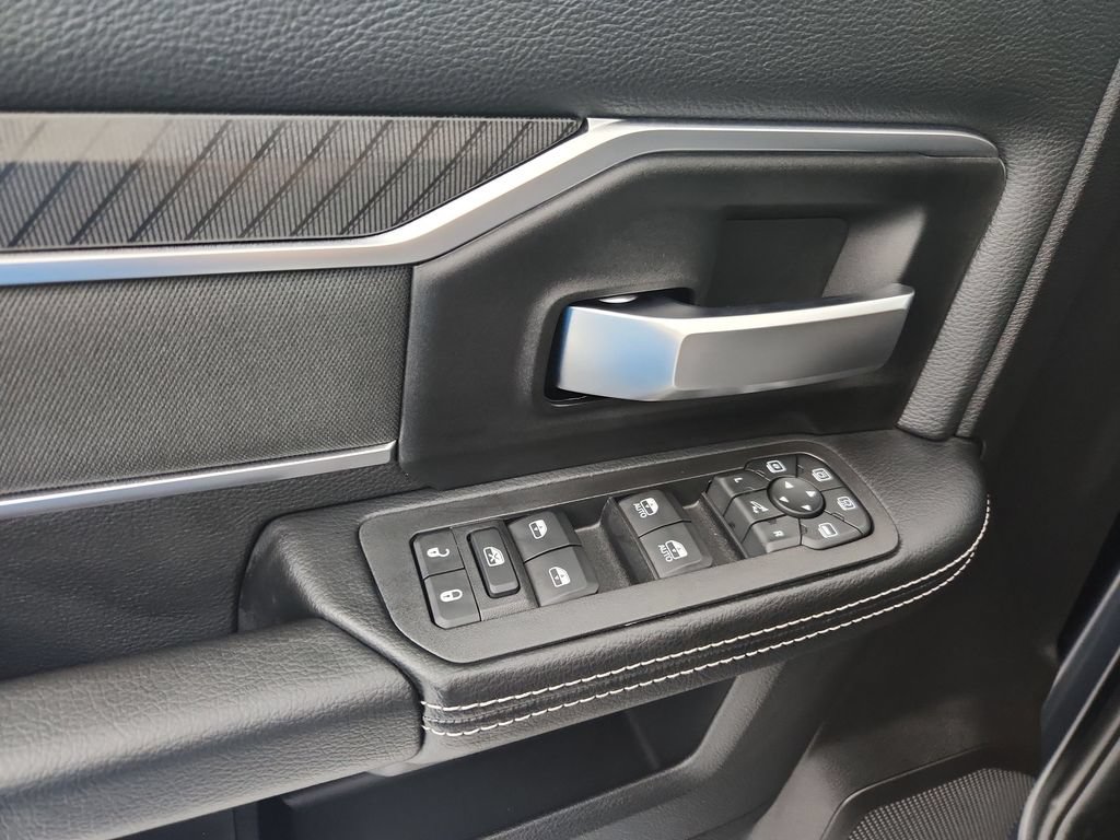 New 2026 RAM 2500 Big Horn AWD/4WD image 21