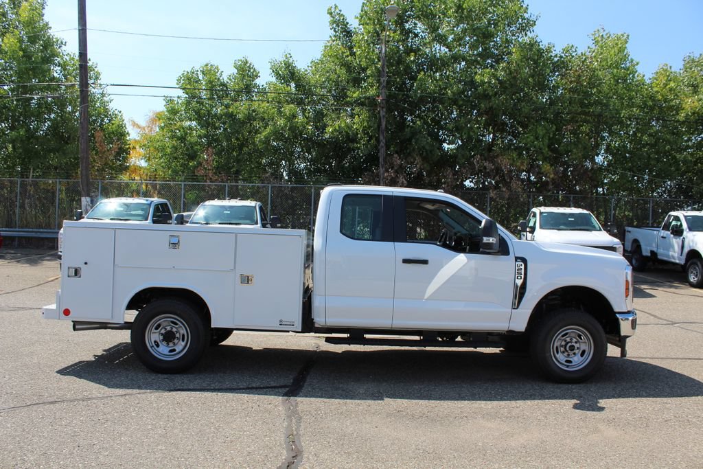 New 2026 Ford F250 XL w/ XL Chrome Package AWD/4WD image 2