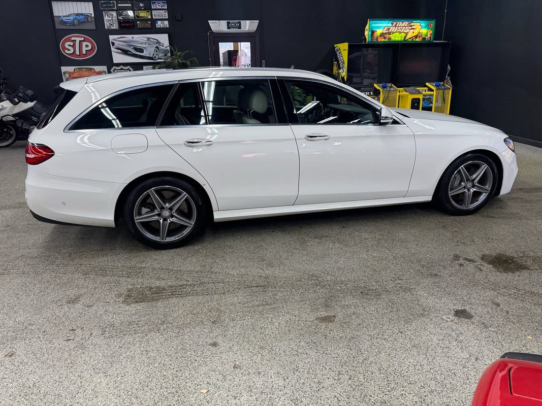 Used 2017 Mercedes-Benz E 400 4MATIC Wagon image 6