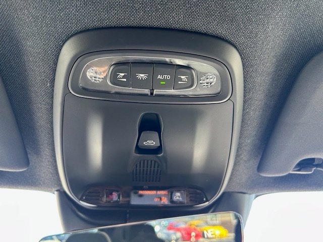 Used 2020 Volvo XC40 T5 R-Design AWD/4WD image 27