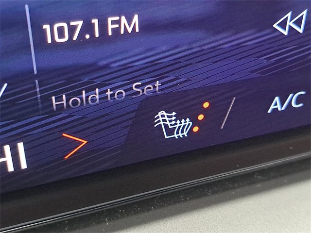 Used 2025 Chevrolet Traverse LT image 17