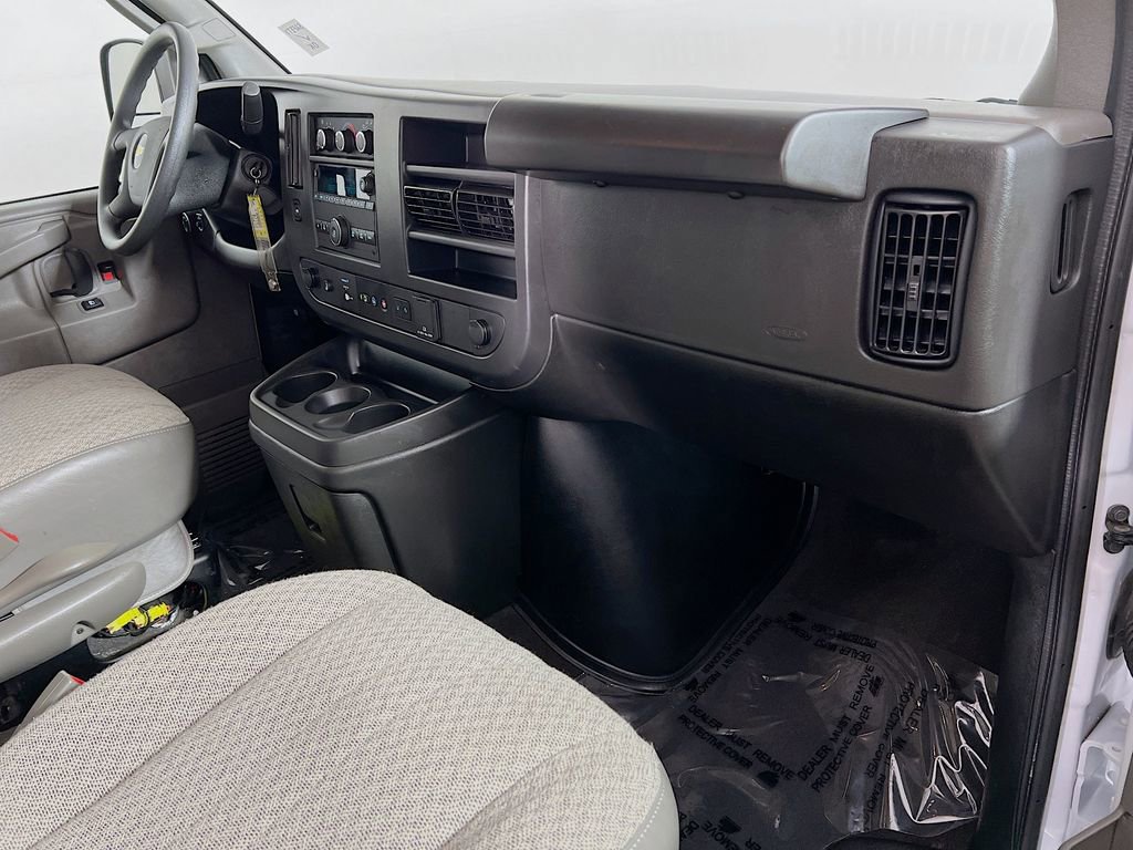 Used 2025 Chevrolet Express 3500 LT w/ LT Preferred Equipment Group RWD image 28