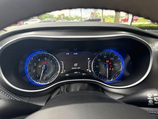 Used 2019 Chrysler Pacifica Limited FWD image 35