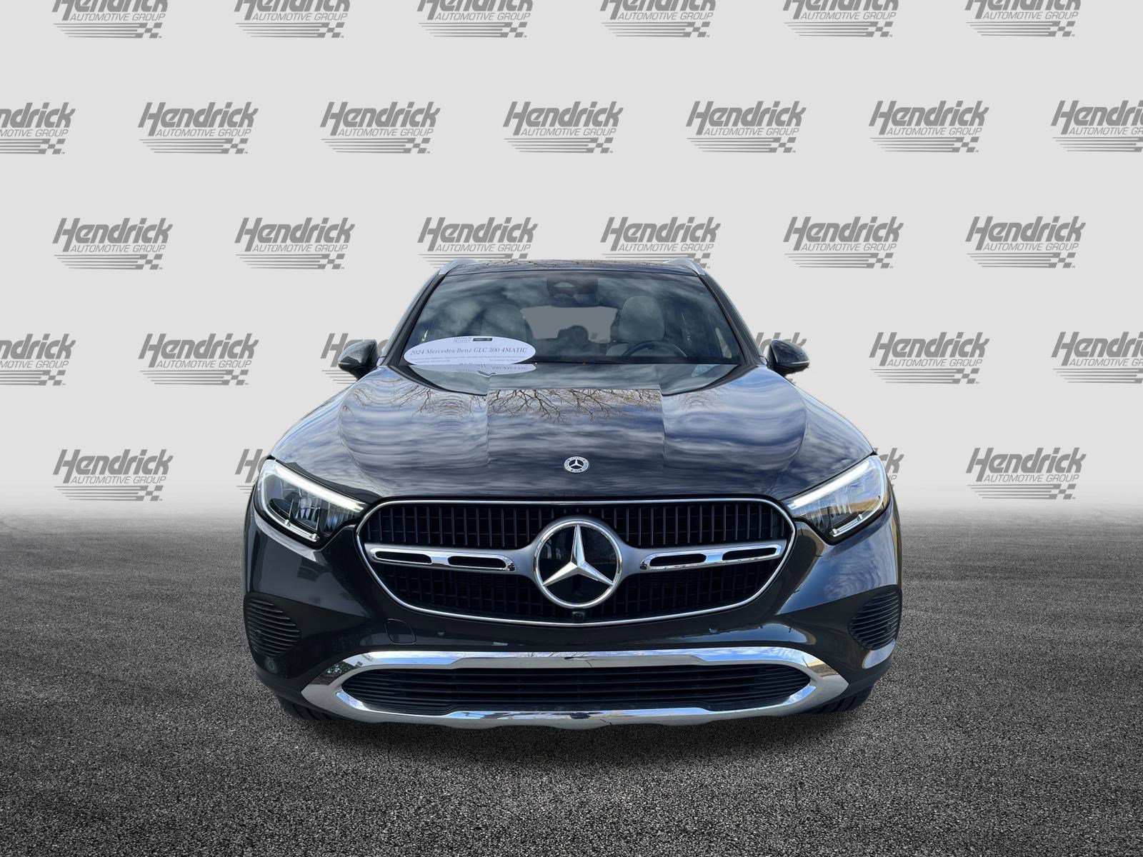 Used 2024 Mercedes-Benz GLC 300 4MATIC image 3