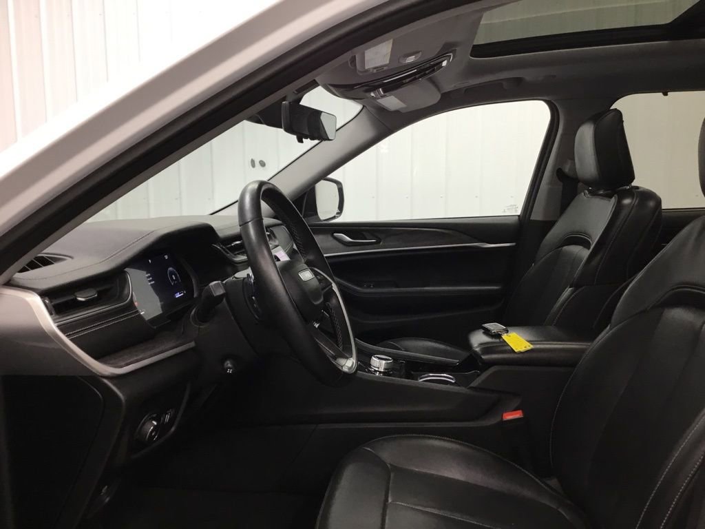 Used 2021 Jeep Grand Cherokee L Limited w/ Luxury Tech Group II AWD/4WD image 5
