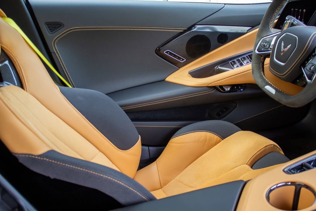 Used 2026 Chevrolet Corvette Z06 w/ Stealth Interior Trim Package RWD image 18