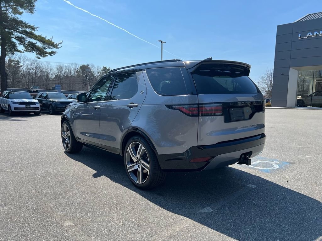 New 2026 Land Rover Discovery Dynamic SE image 3