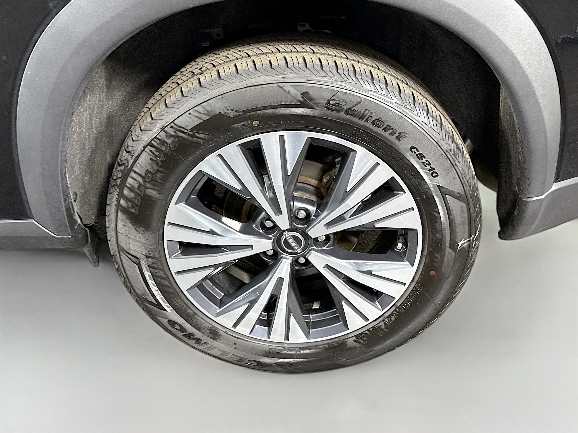 Used 2023 Nissan Rogue SV image 37