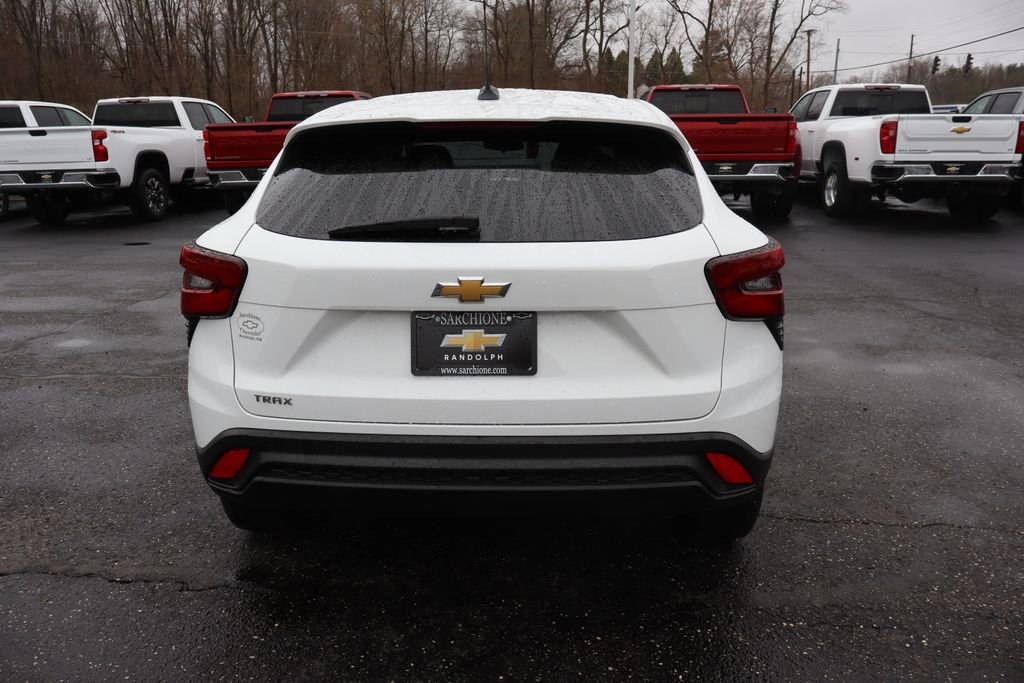 Used 2024 Chevrolet Trax LS image 30
