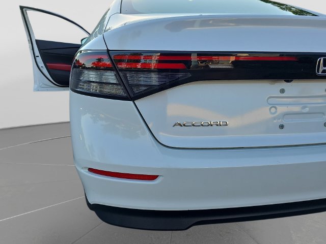 Used 2023 Honda Accord EX image 36
