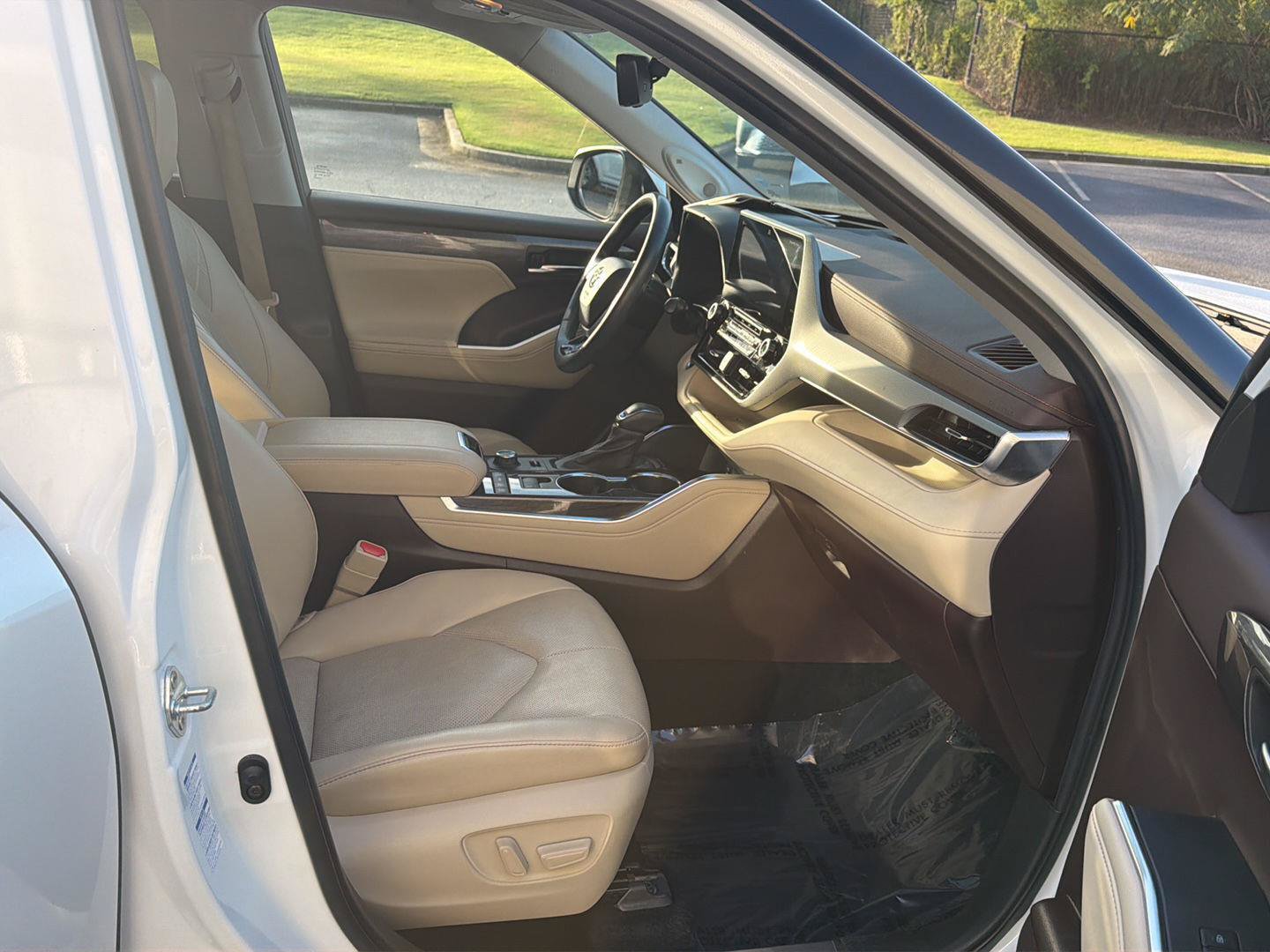 Used 2022 Toyota Highlander Platinum AWD/4WD image 14