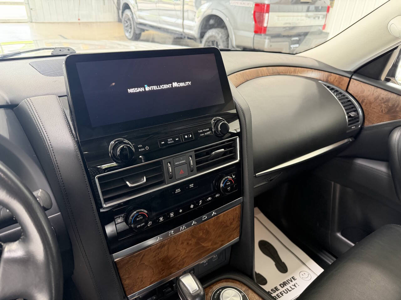 Used 2024 Nissan Armada SL w/ Captain's Chairs Package AWD/4WD image 29