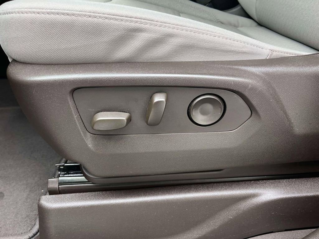 Used 2022 GMC Yukon SLE w/ Max Trailering Package RWD image 28