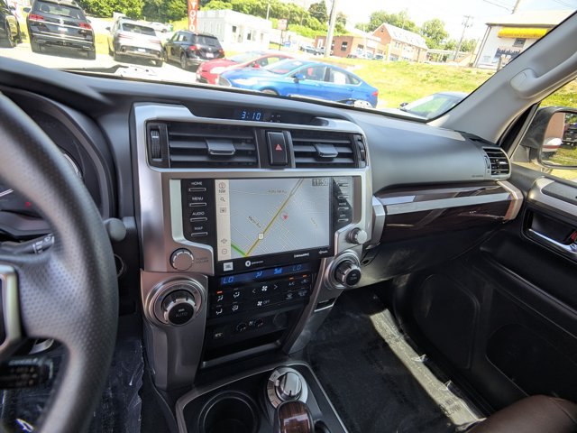 Used 2022 Toyota 4Runner Limited AWD/4WD image 13
