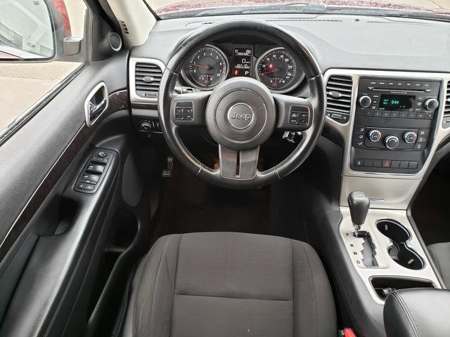 Used 2012 Jeep Grand Cherokee Laredo w/ Laredo E Group image 17