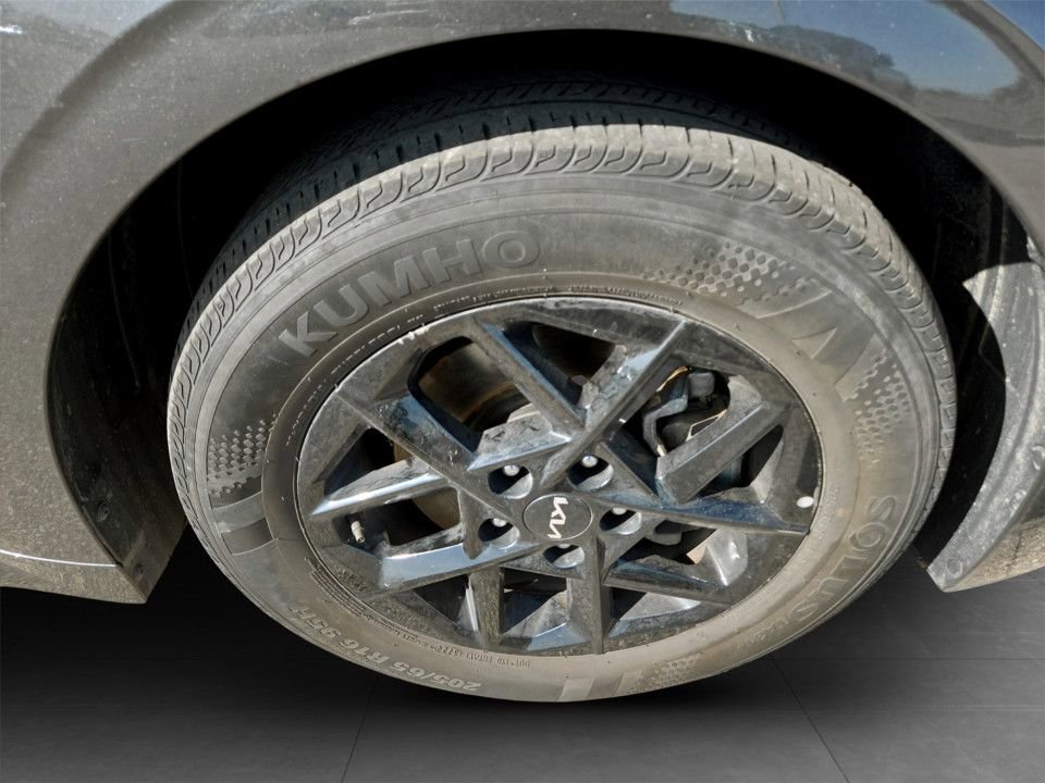 Used 2025 Kia K5 LXS FWD image 34