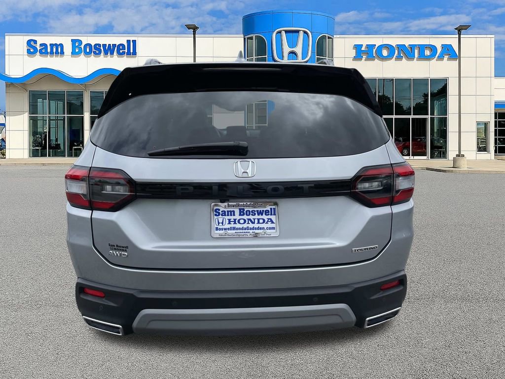 Used 2023 Honda Pilot Touring image 5