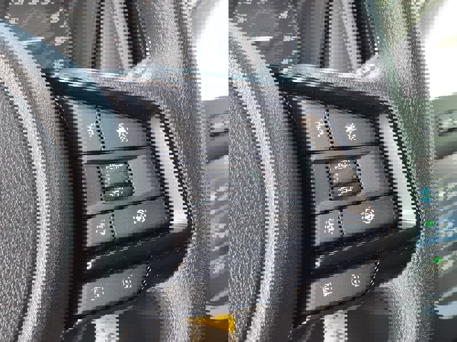 Certified 2025 Subaru Forester w/ Convenience Package #2 image 39