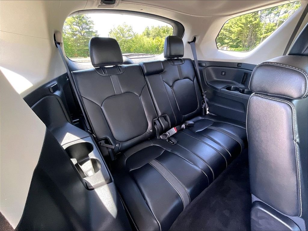 Used 2025 Honda Pilot EX-L image 17