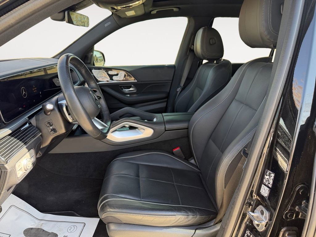 Used 2024 Mercedes-Benz GLS 580 4MATIC image 15