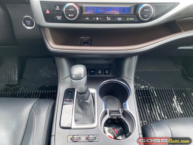 Used 2019 Toyota Highlander Limited image 14