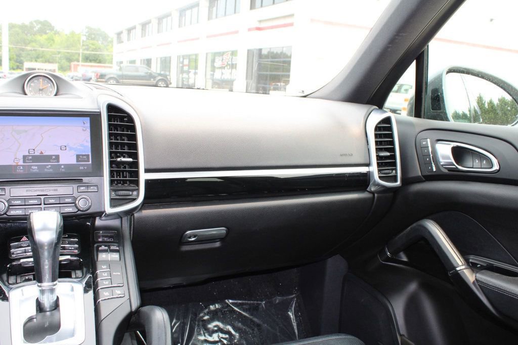 Used 2018 Porsche Cayenne S image 42