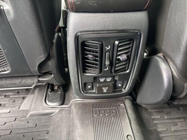 Used 2020 Jeep Grand Cherokee Trailhawk w/ Interior Metal Package AWD/4WD image 17