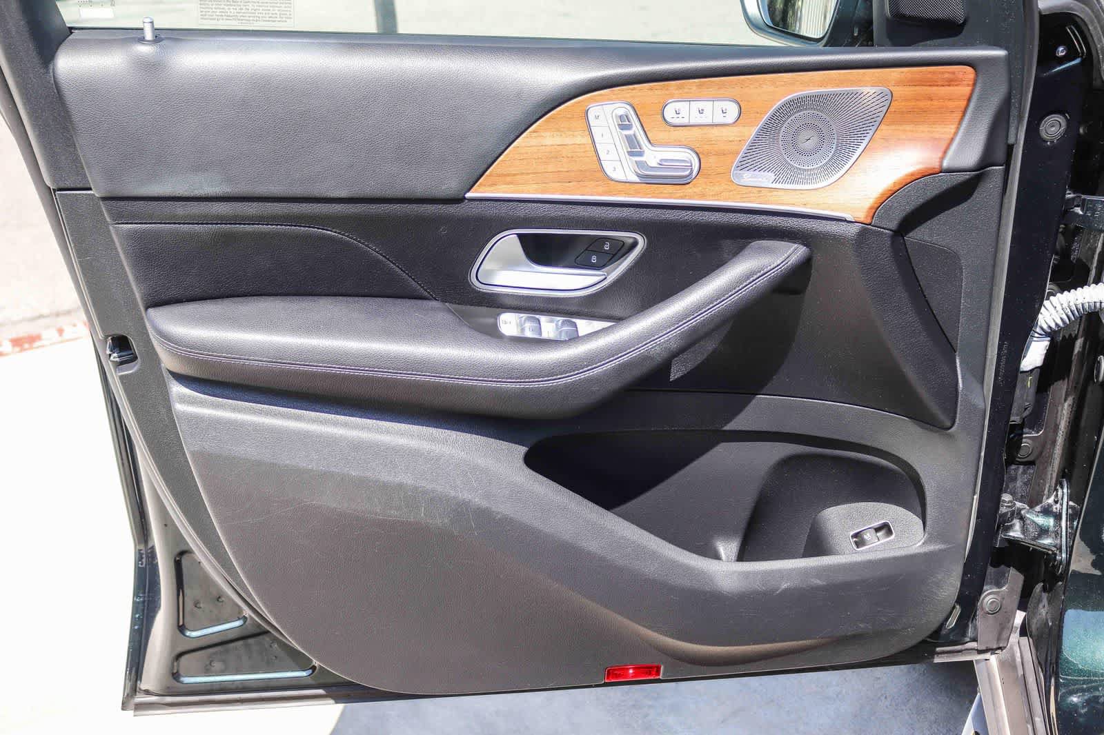 Used 2023 Mercedes-Benz GLS 450 4MATIC image 16